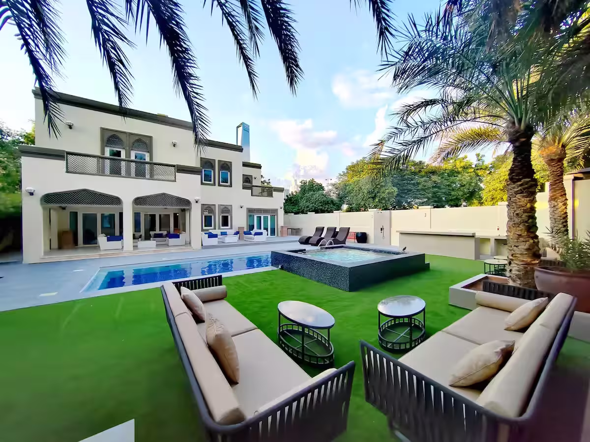 Dubai villa infinity pool with modern architecture